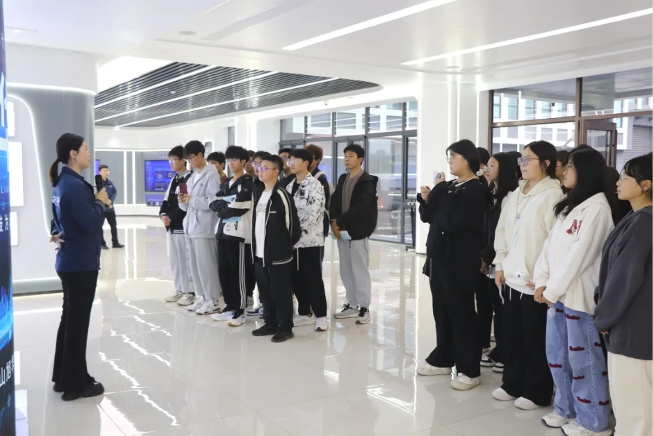 筑牢基础 展望未来 ▏唐山学院会计学院学生到Ezpay智能参观学习